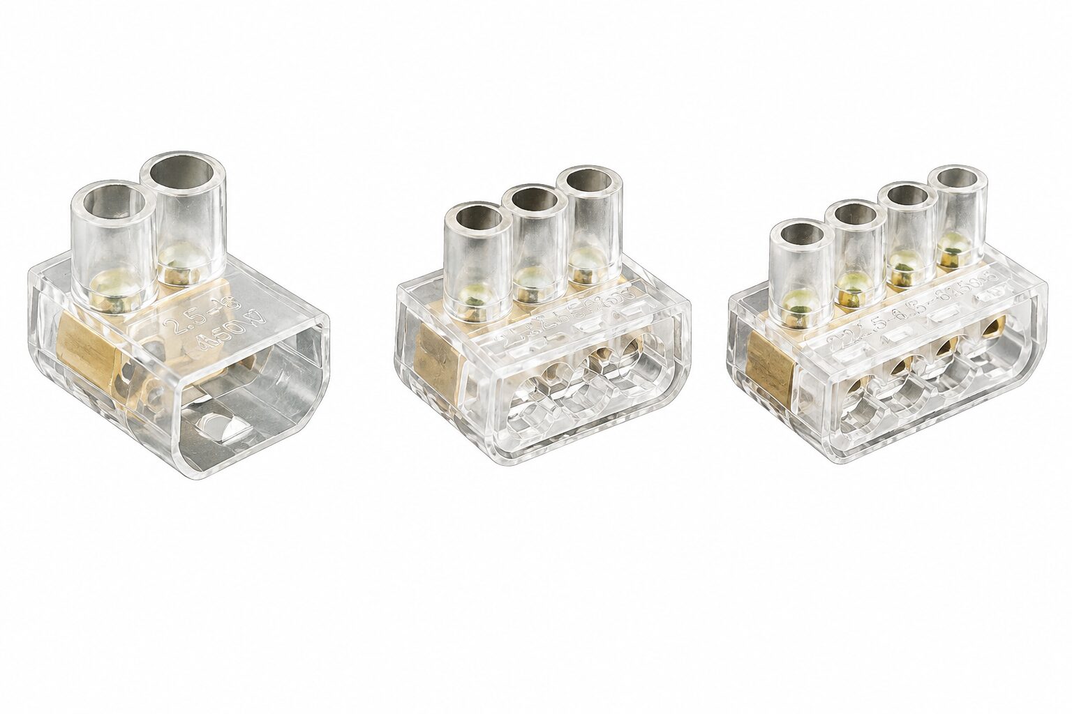 Borneras transparentes instaladas con conductores eléctricos